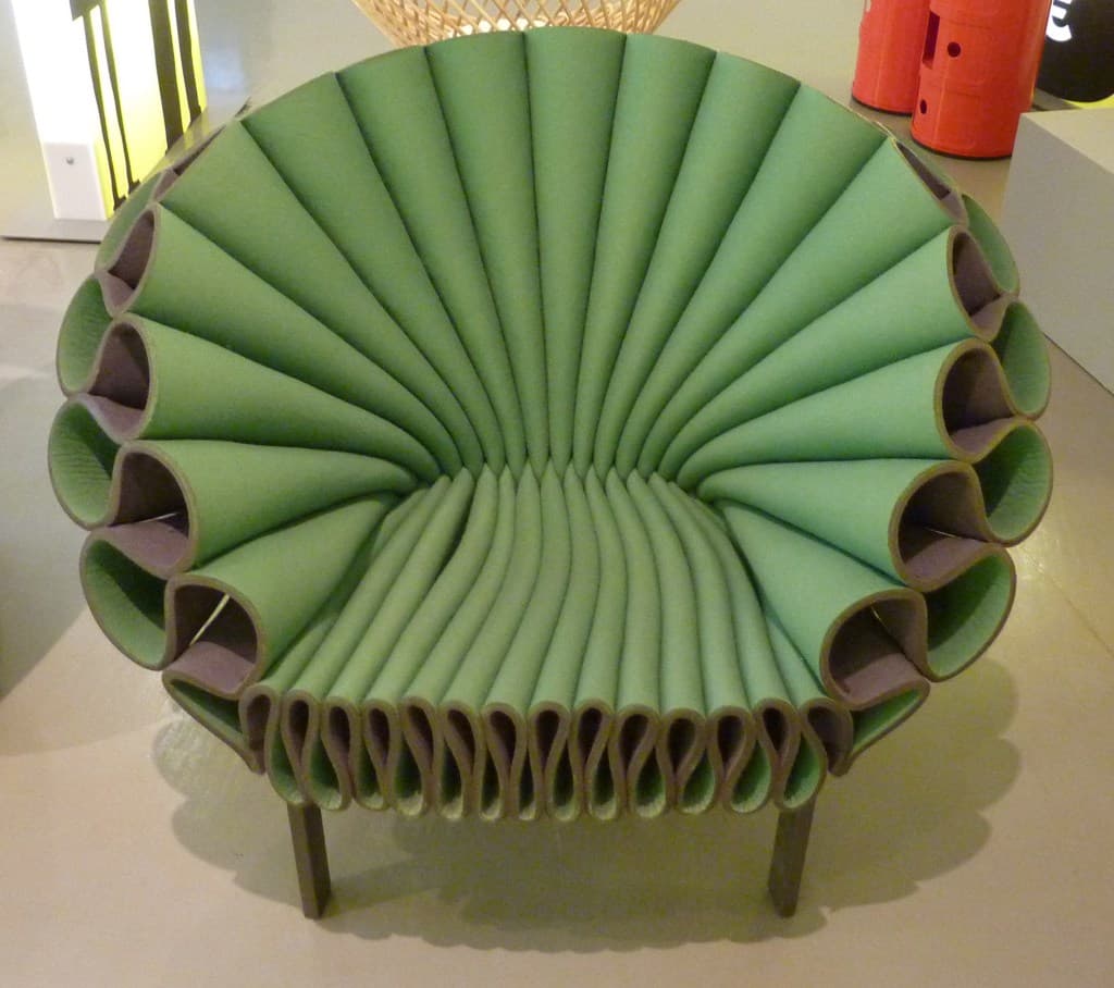 Chairs that fill you with one of several primal urges - photo 6