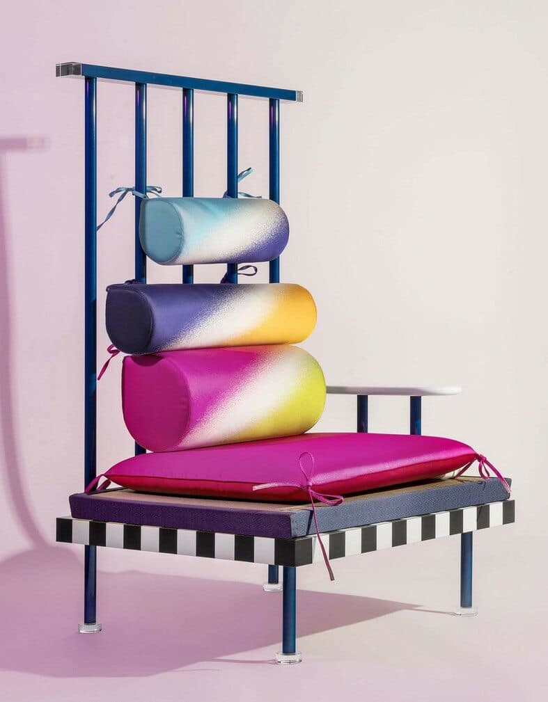 Chairs that aren't afraid to say I love you - photo 3